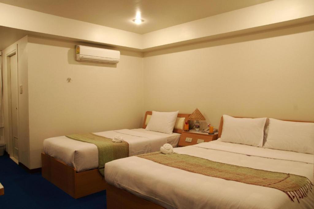 Ratchaphruek 2007 Hotel Csomthong Kültér fotó
